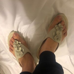 Women’s shoes
